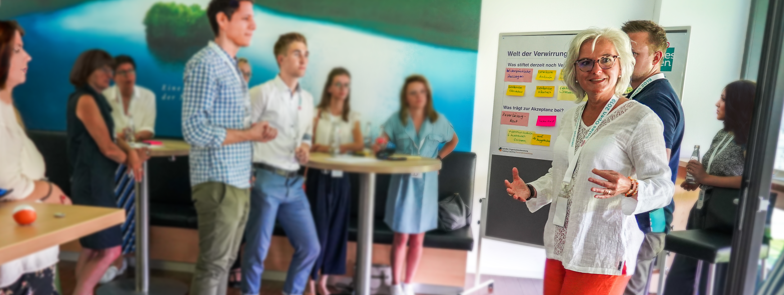 Rosemarie Spindler im Training mit einer Gruppe